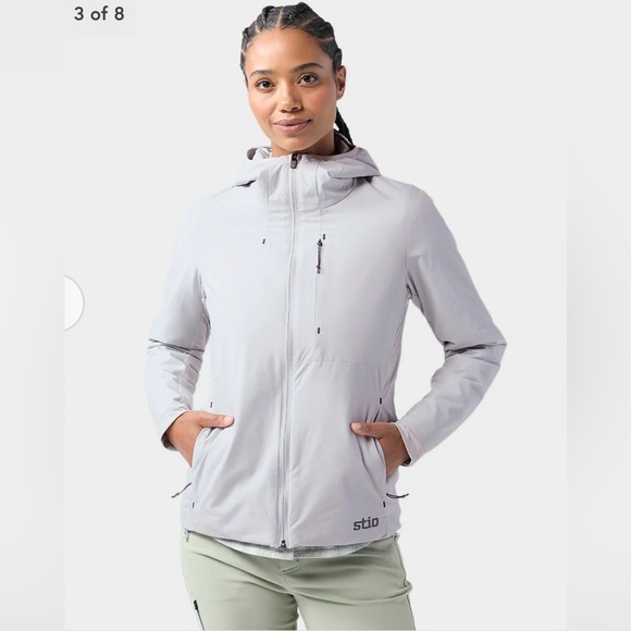Stio Women's Light “quiet” Gray Hooded Ski Jacket size Large NWT - Picture 1 of 16